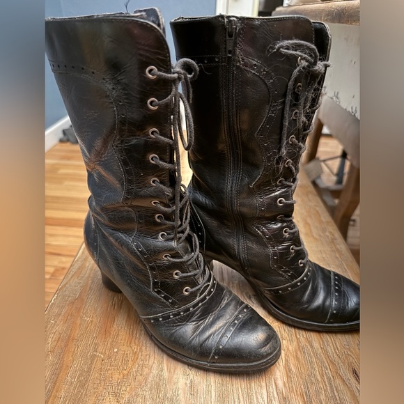 Matisse Shoes - Matisse Black Lace-Up Victorian Boots